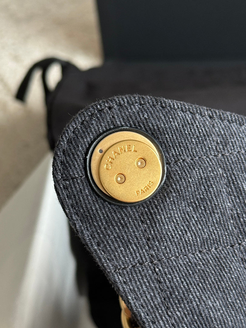 Bolsa Hobo Chanel 25 denim