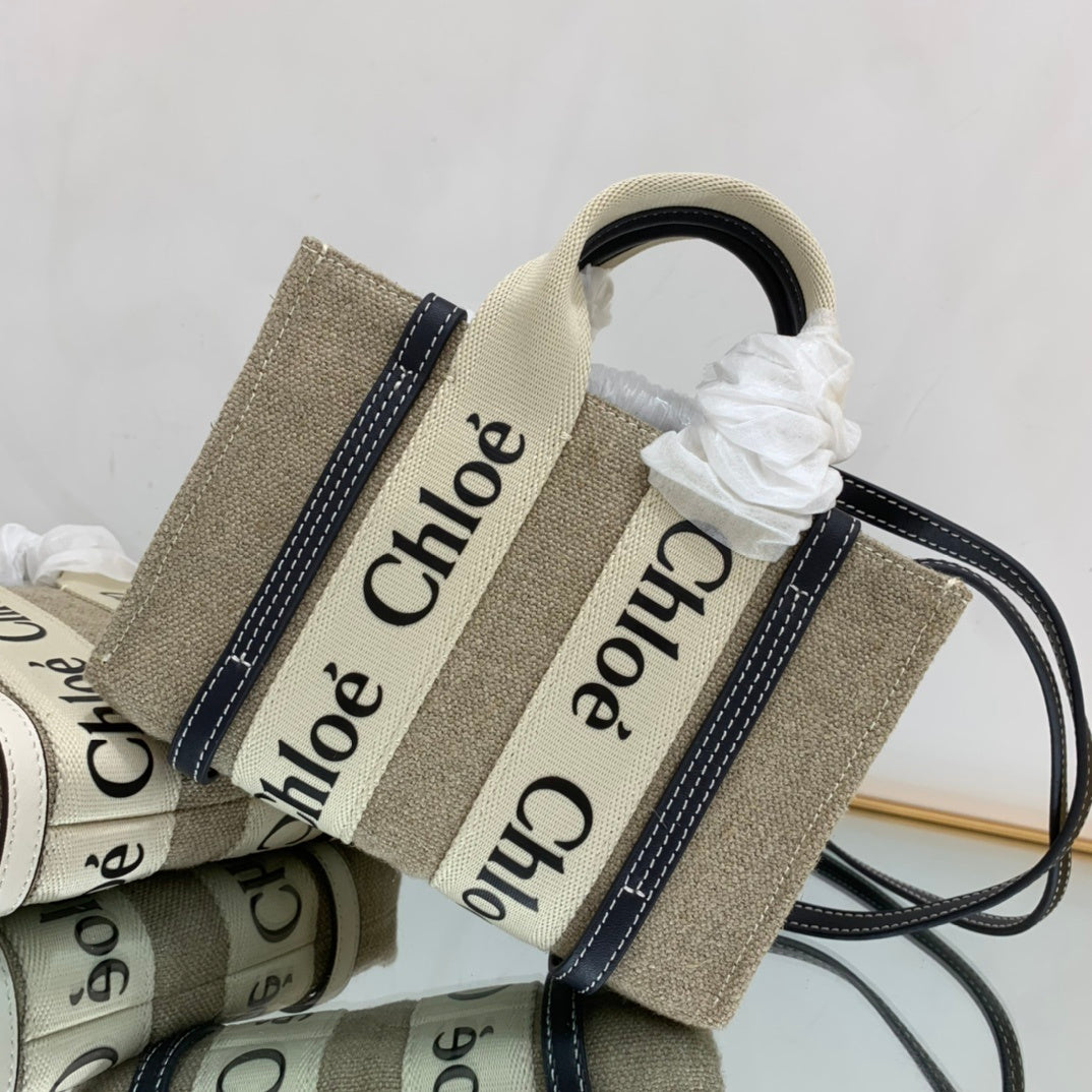 Chloé Nano Woody Tote Bag