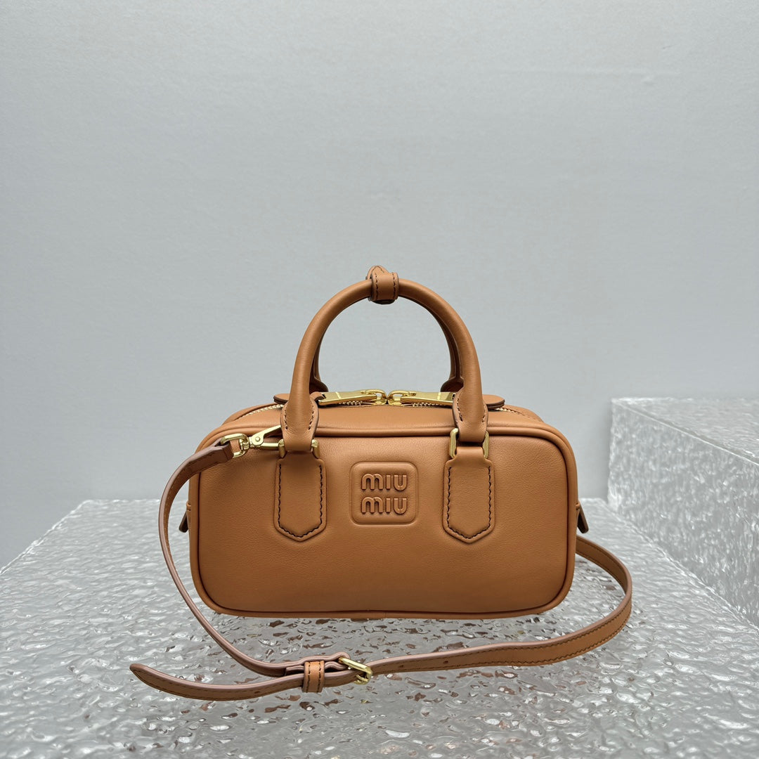 Bolsa Miu Miu Arcadie Leather Bag