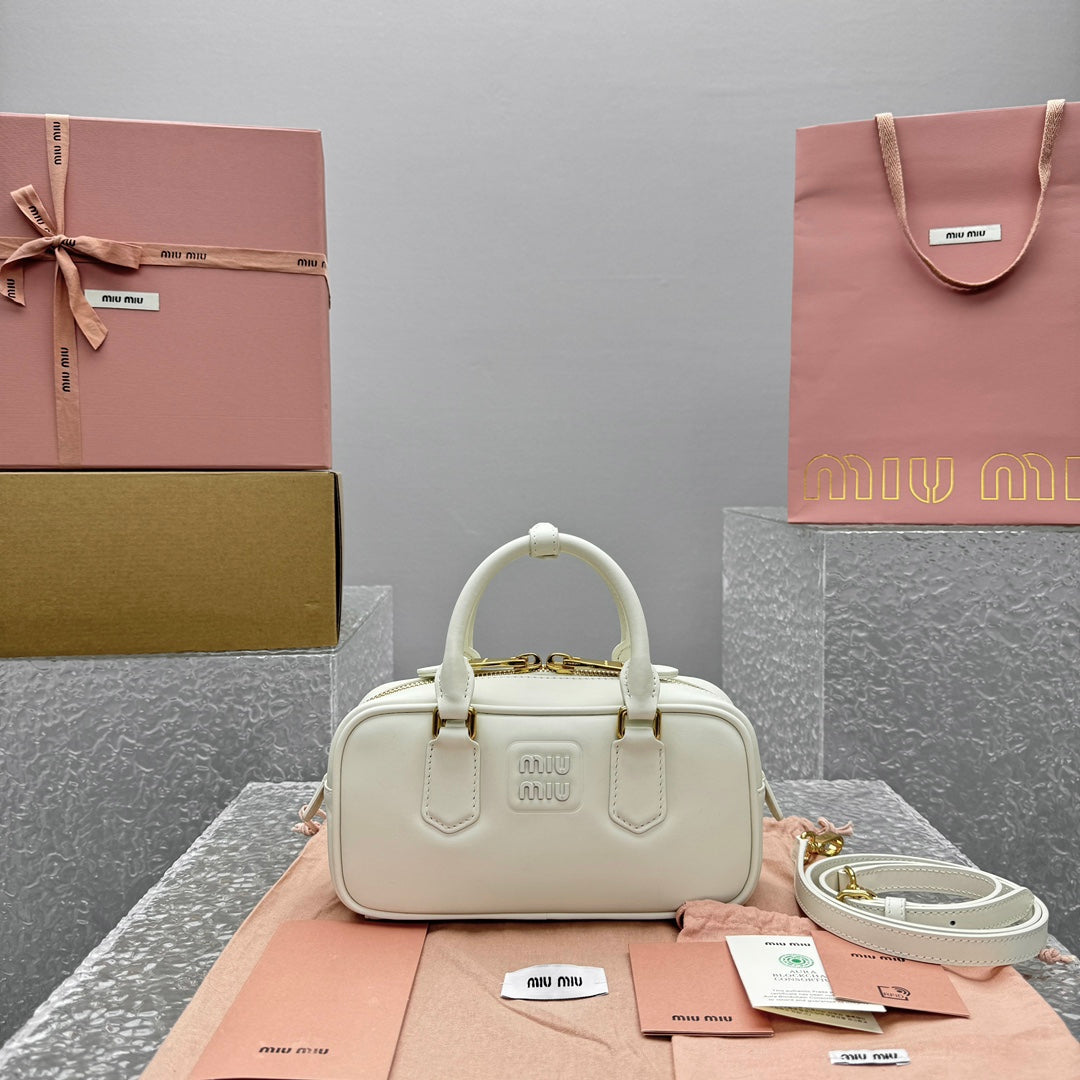 Bolsa Miu Miu Arcadie Leather Bag