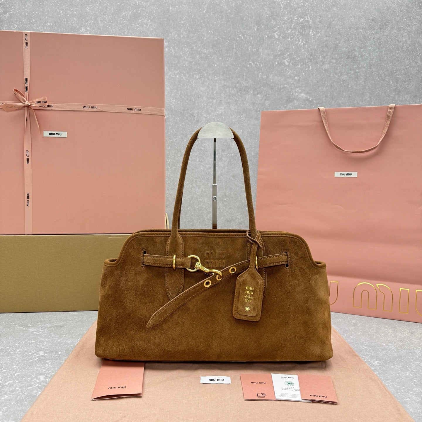 Bolsa Miu Miu Aventure em camurça ( Pronta entrega )