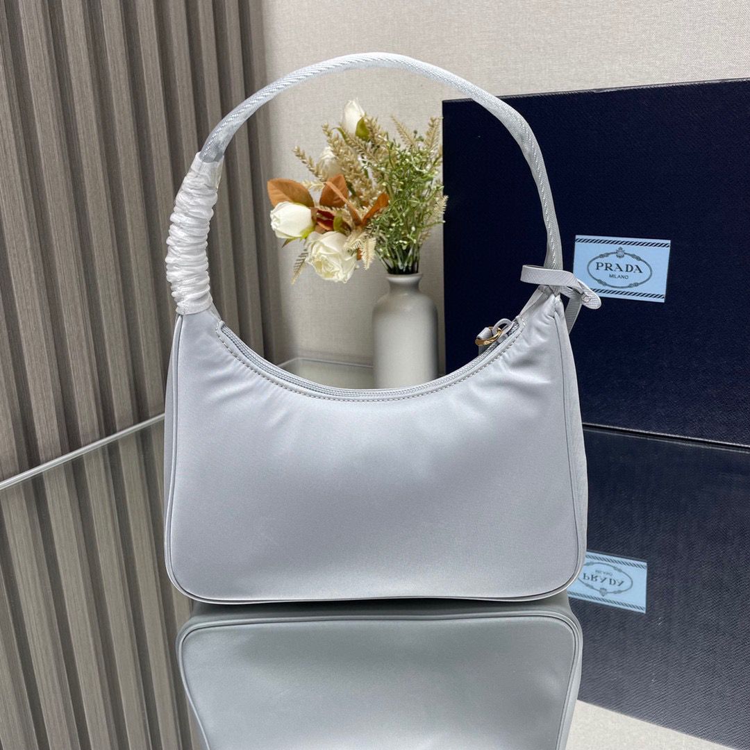 Bolsa Prada mini Re-Edition 2000