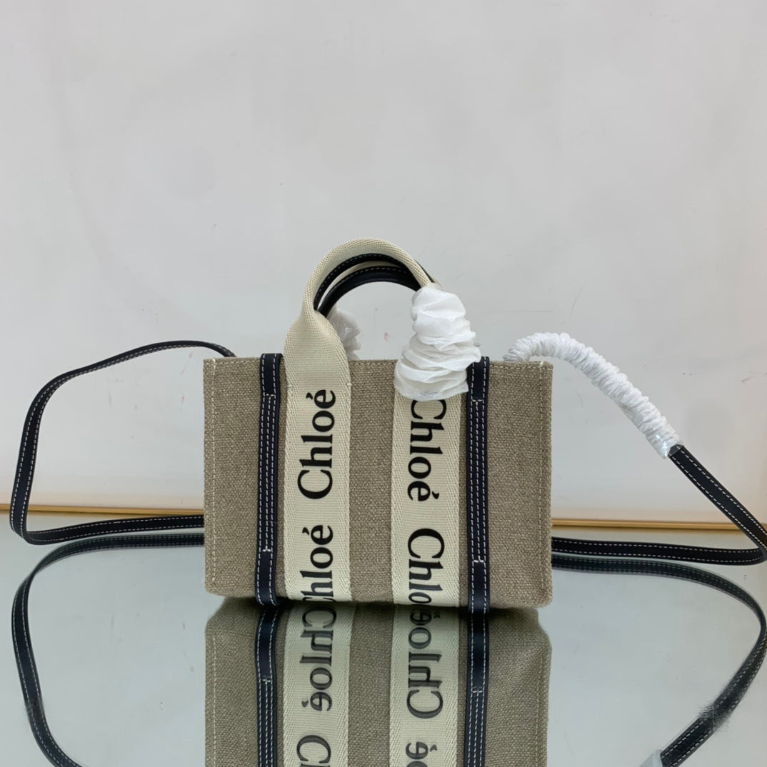 Chloé Nano Woody Tote Bag