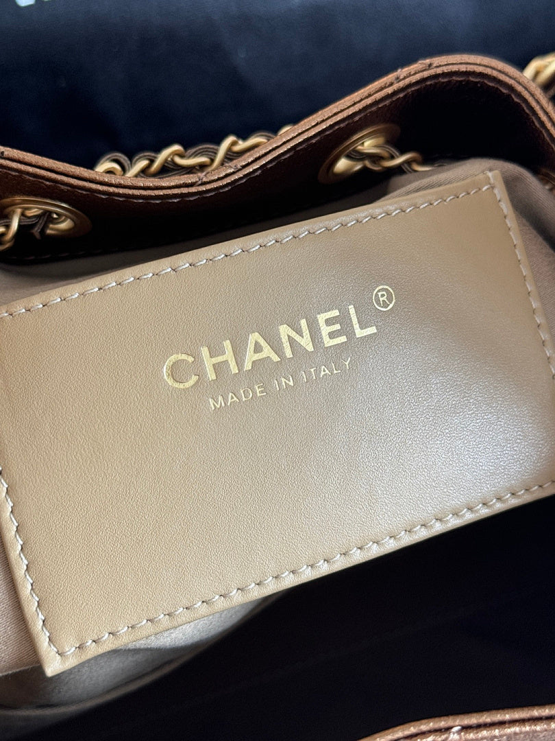 Bolsa Hobo Chanel 25 Bronze