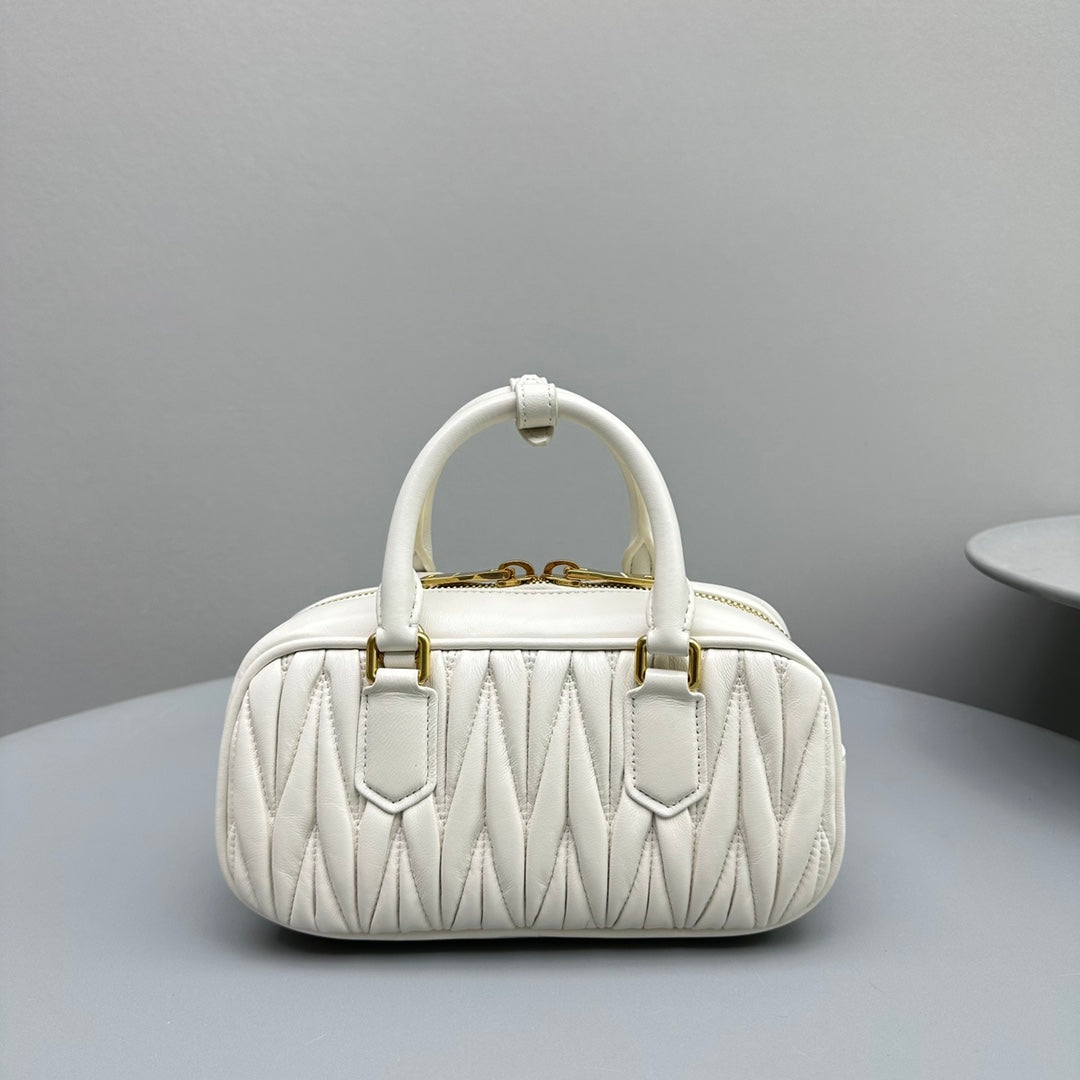 Bolsa Miu Miu Arcadie Matelasse Nappa Leather Bag