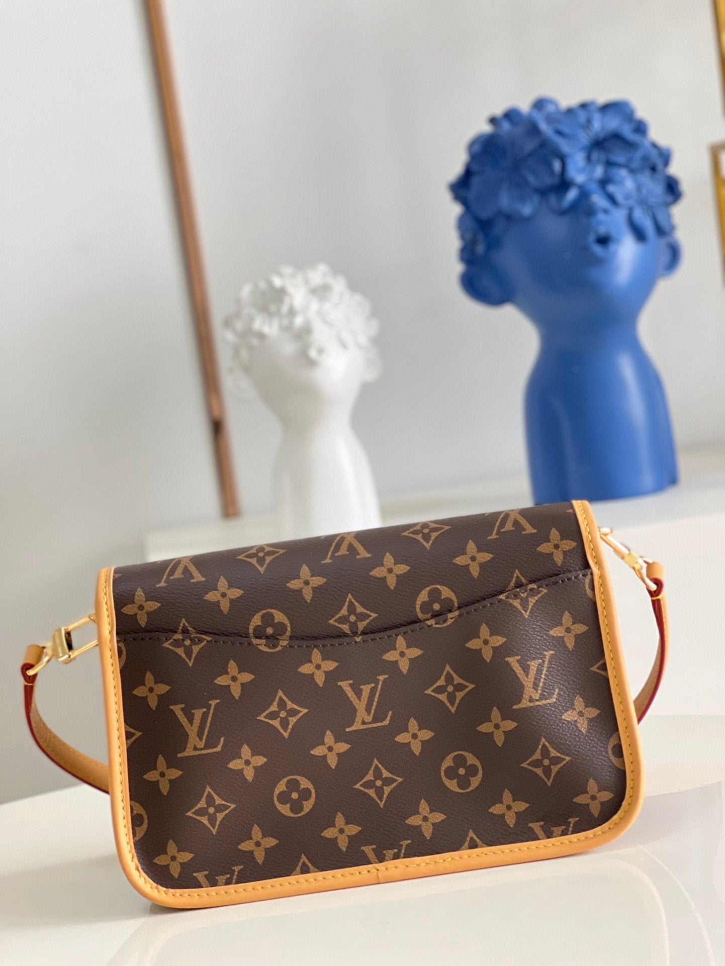 Lv Diane Monogram Brown