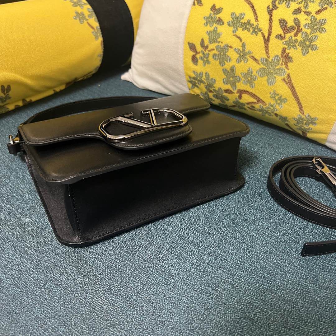 Bolsa de ombro Valentino Garavani Locò