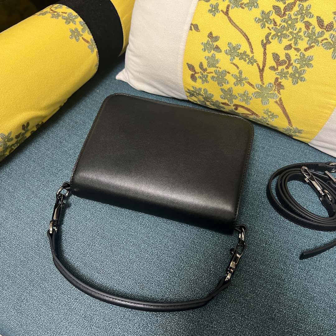 Bolsa de ombro Valentino Garavani Locò