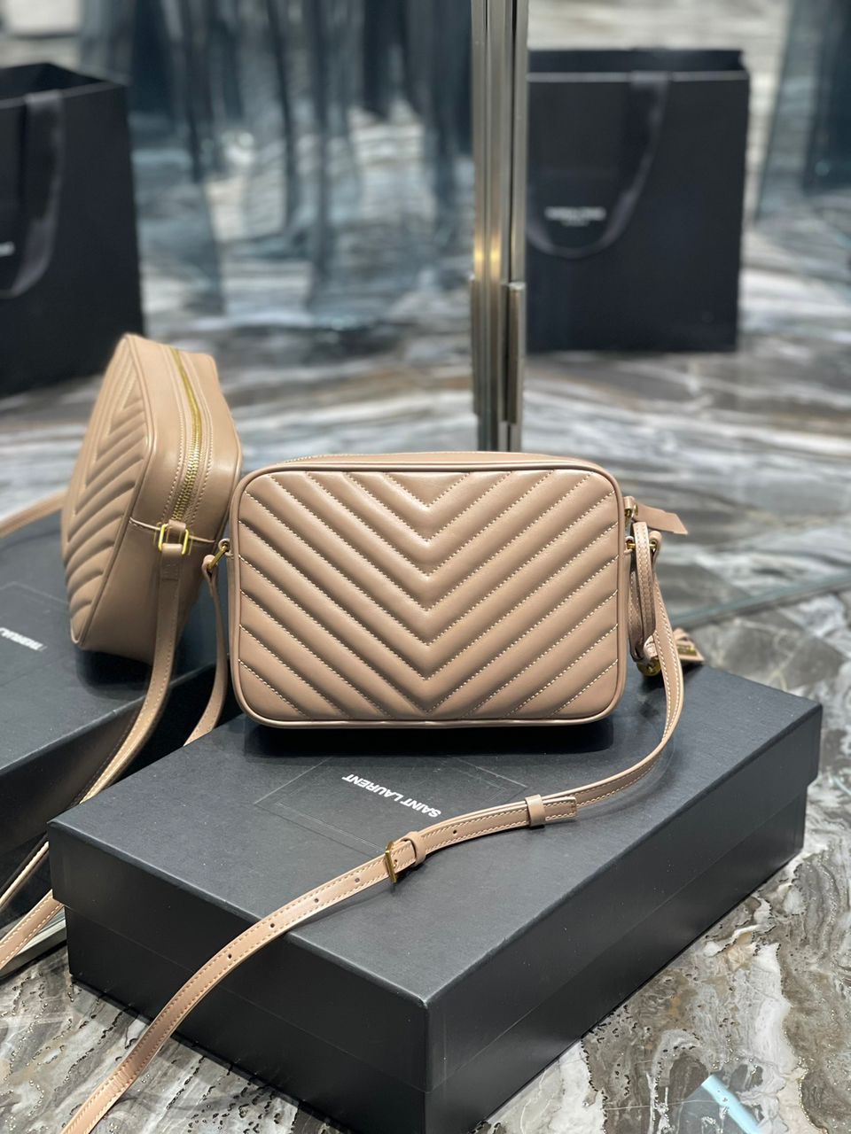 Yves Saint Laurent Bolsa Cámar Lou