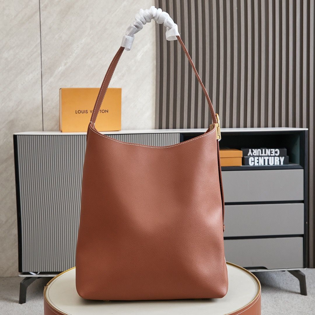 Louis Vuitton Low Key Hobo MM