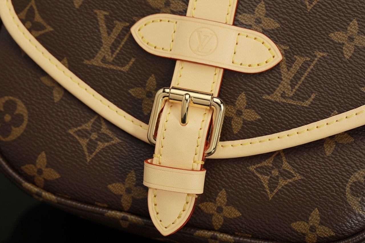 Bolsa Saumur BB Monogram Brown