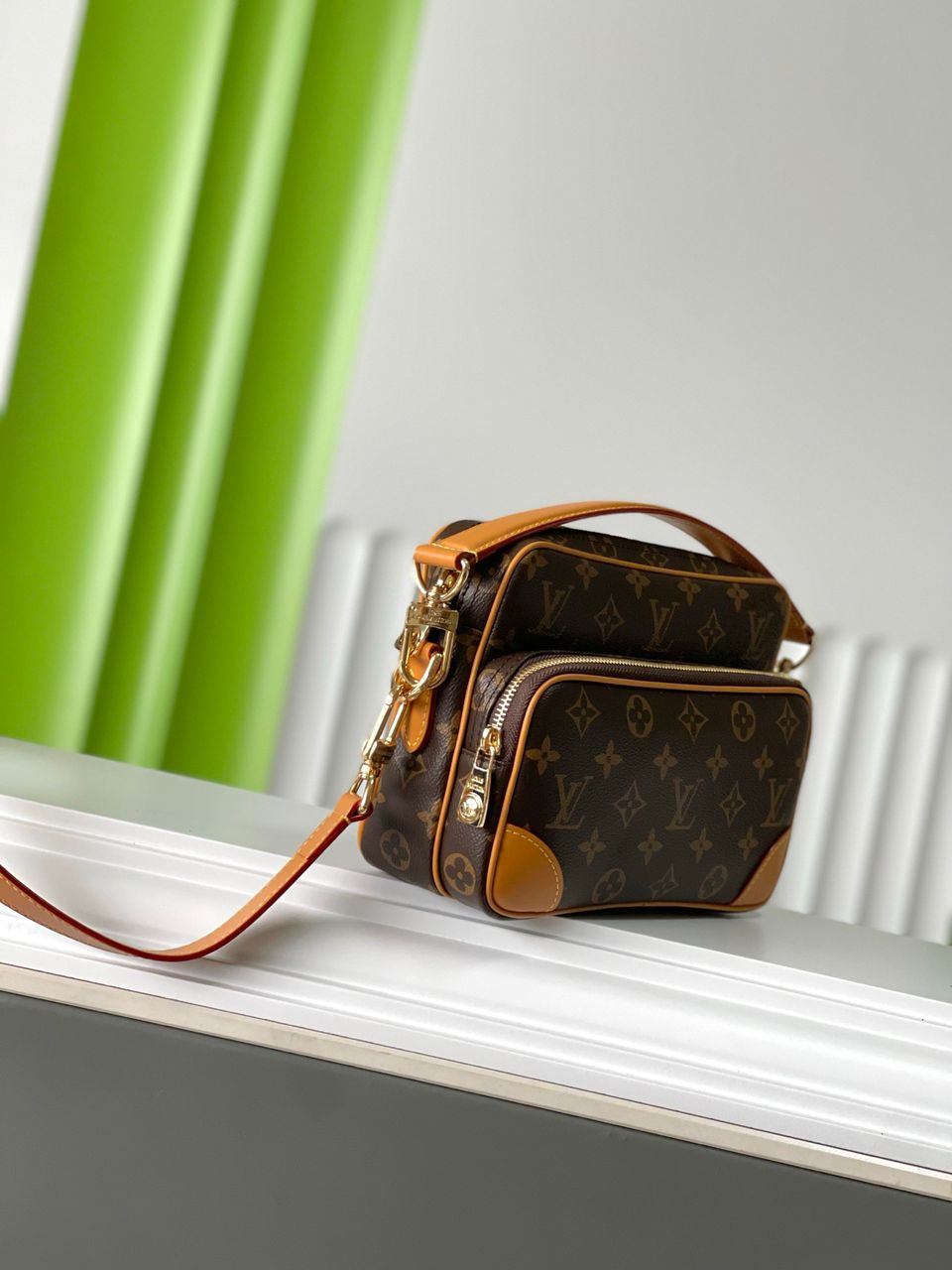 Lv Nil Crossbody Monogram