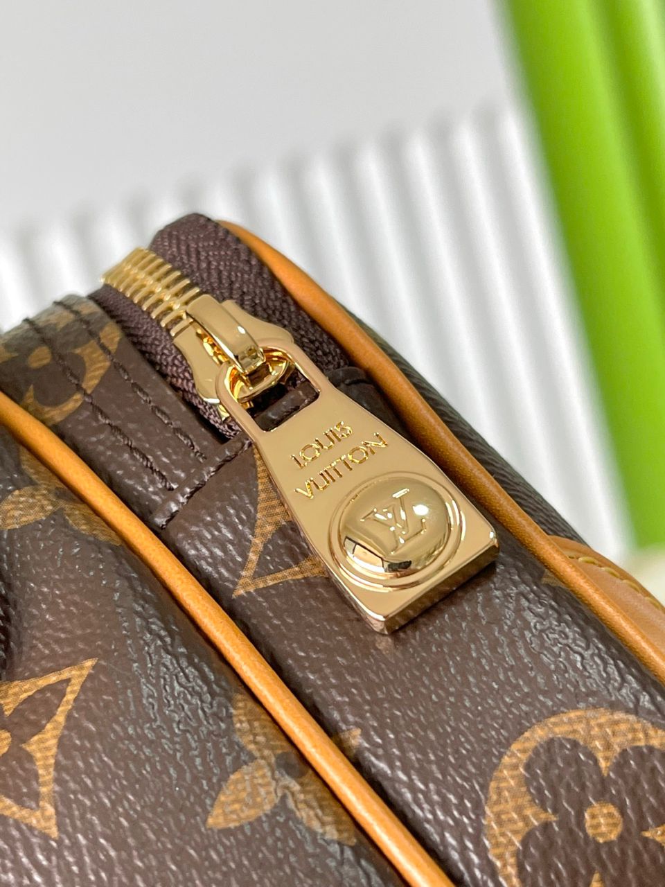 Lv Nil Crossbody Monogram