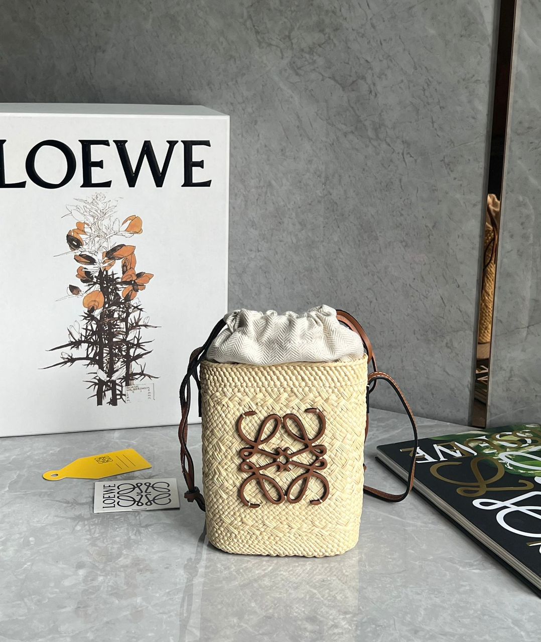 Loewe Square pocket in iraca palm and calfskin