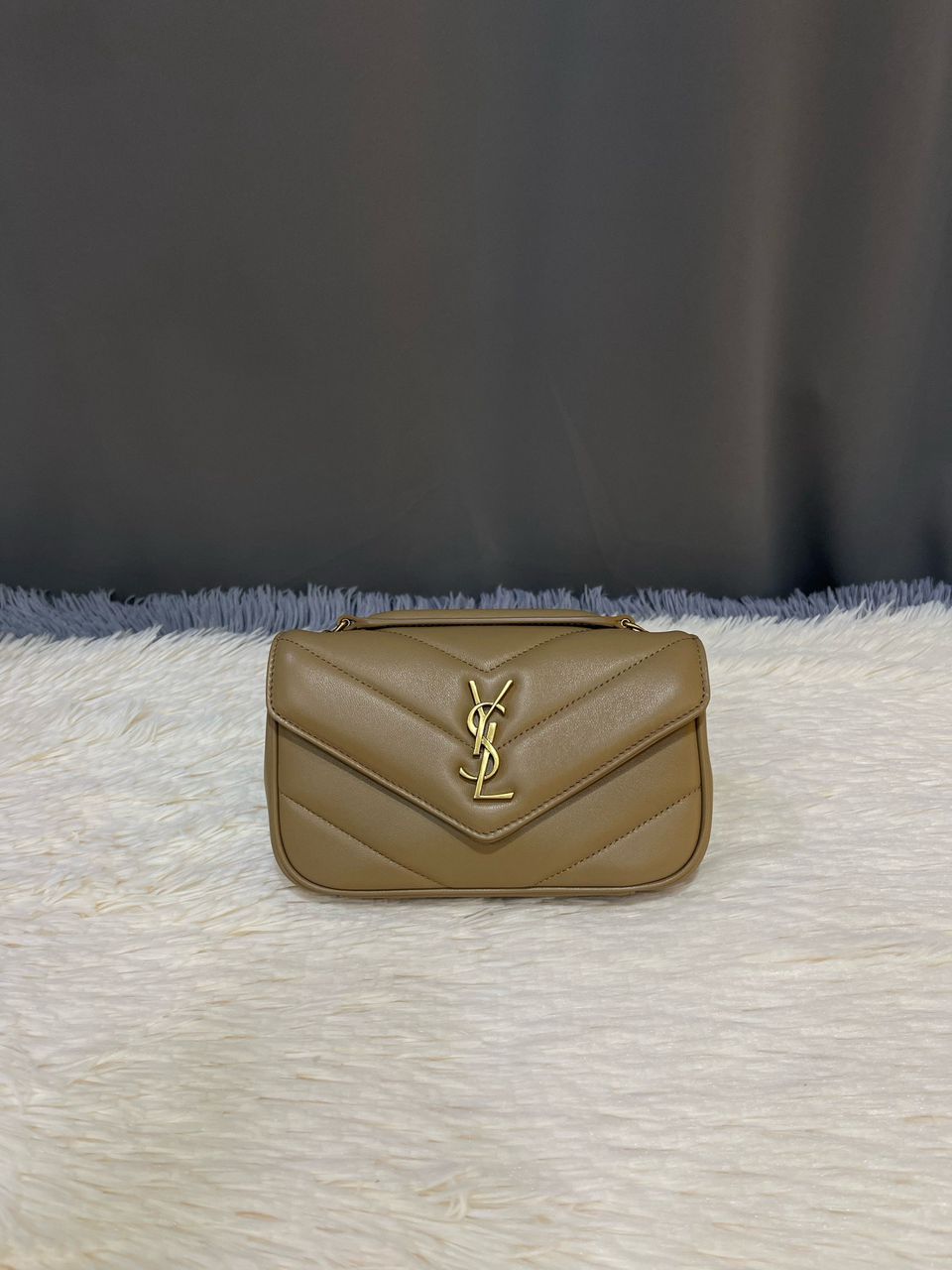 Yves Saint Laurent Bolsa Loulou Mini Bag