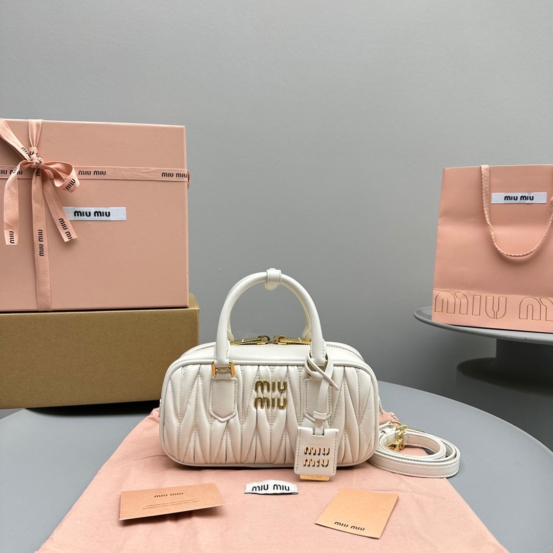 Bolsa Miu Miu Arcadie Matelasse Nappa Leather Bag