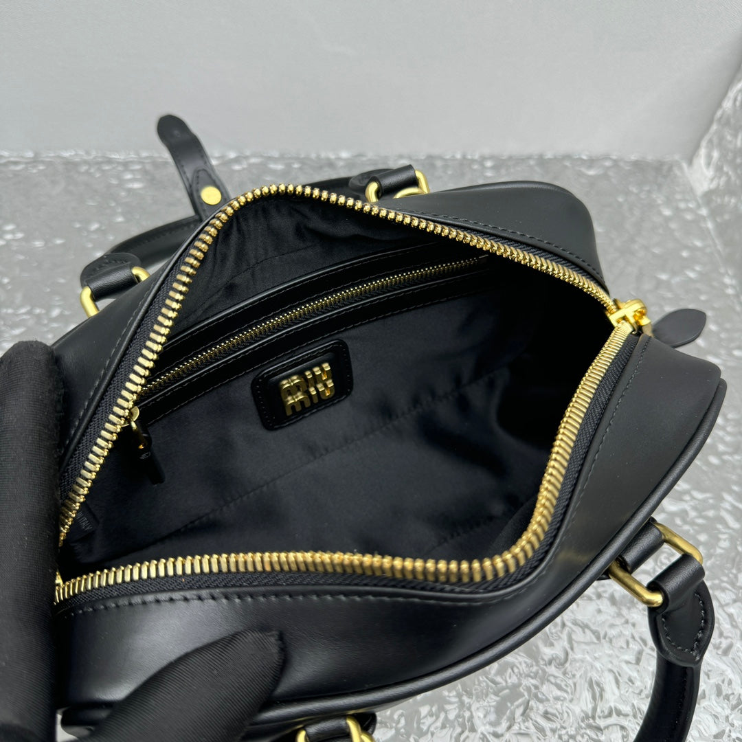 Bolsa Miu Miu Arcadie Leather Bag