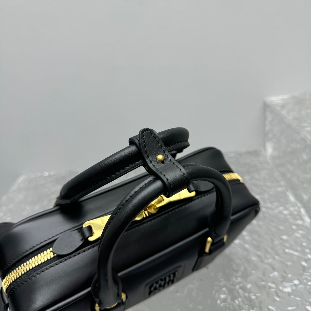 Bolsa Miu Miu Arcadie Leather Bag