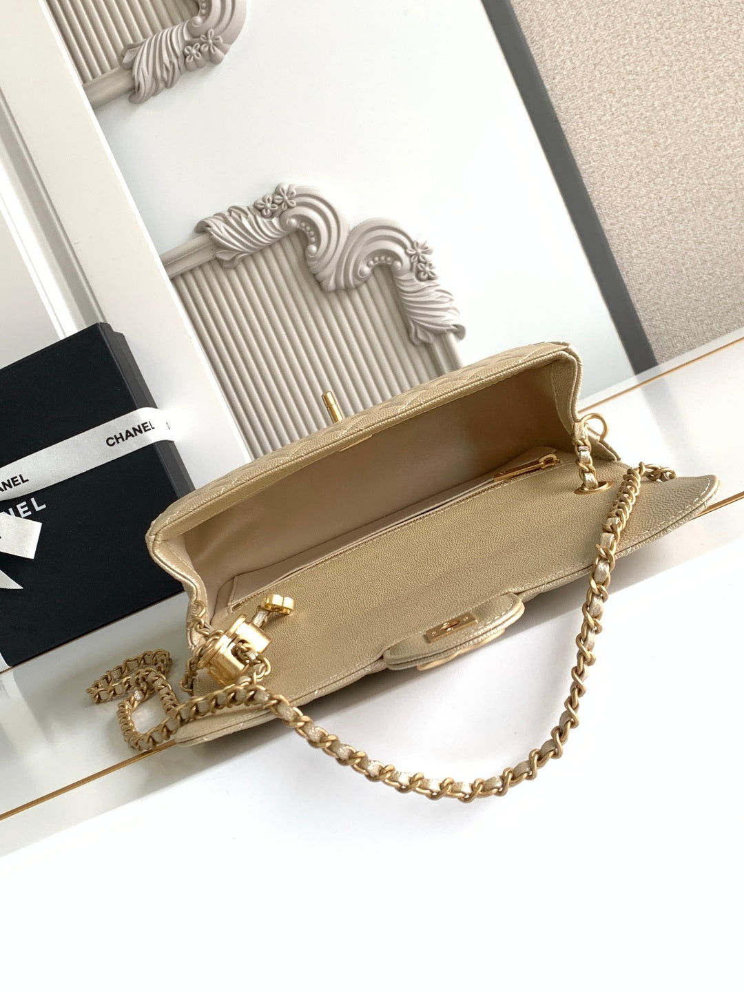 Chanel Classic Double Flap Dourada