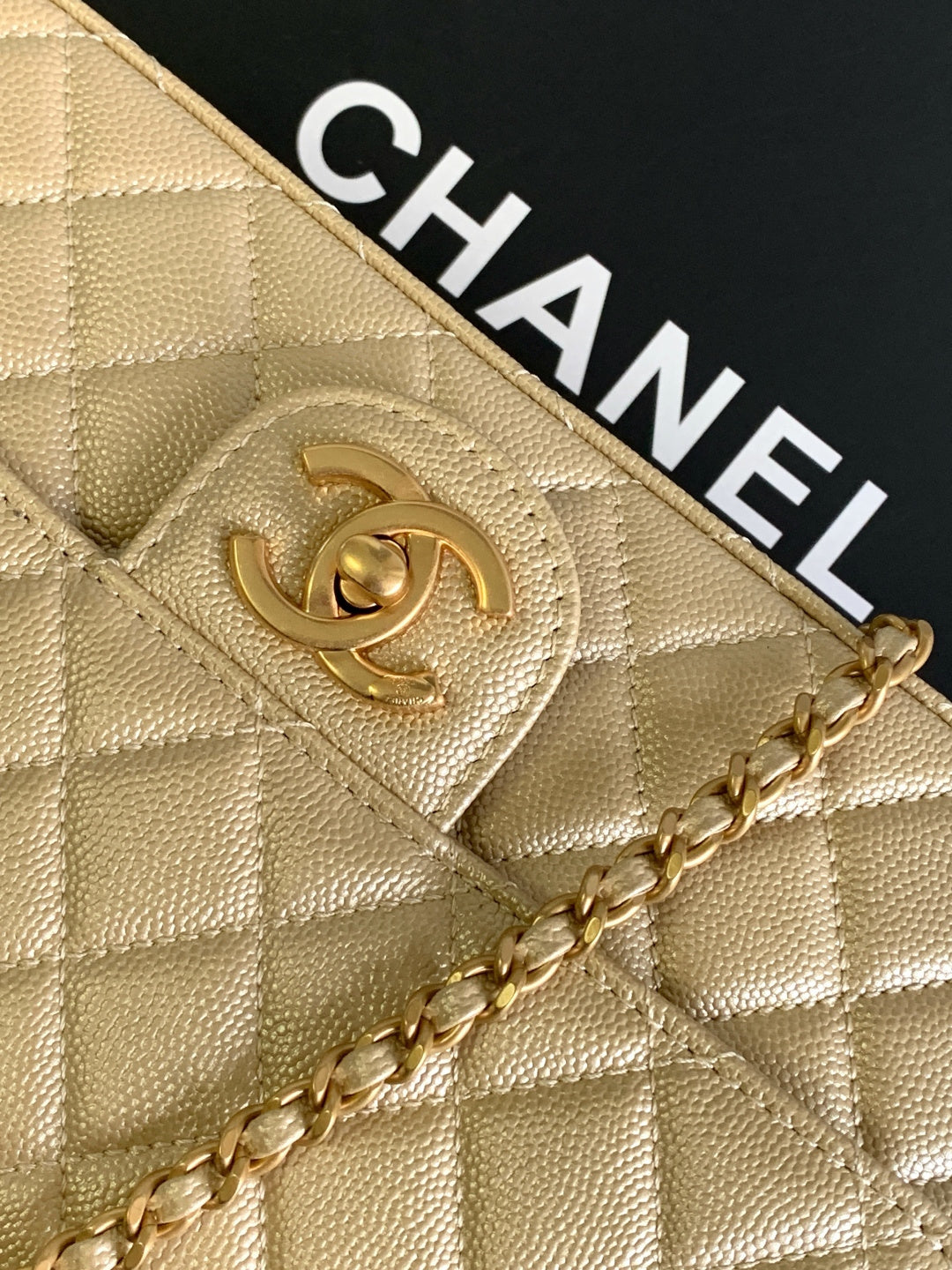 Chanel Classic Double Flap Dourada