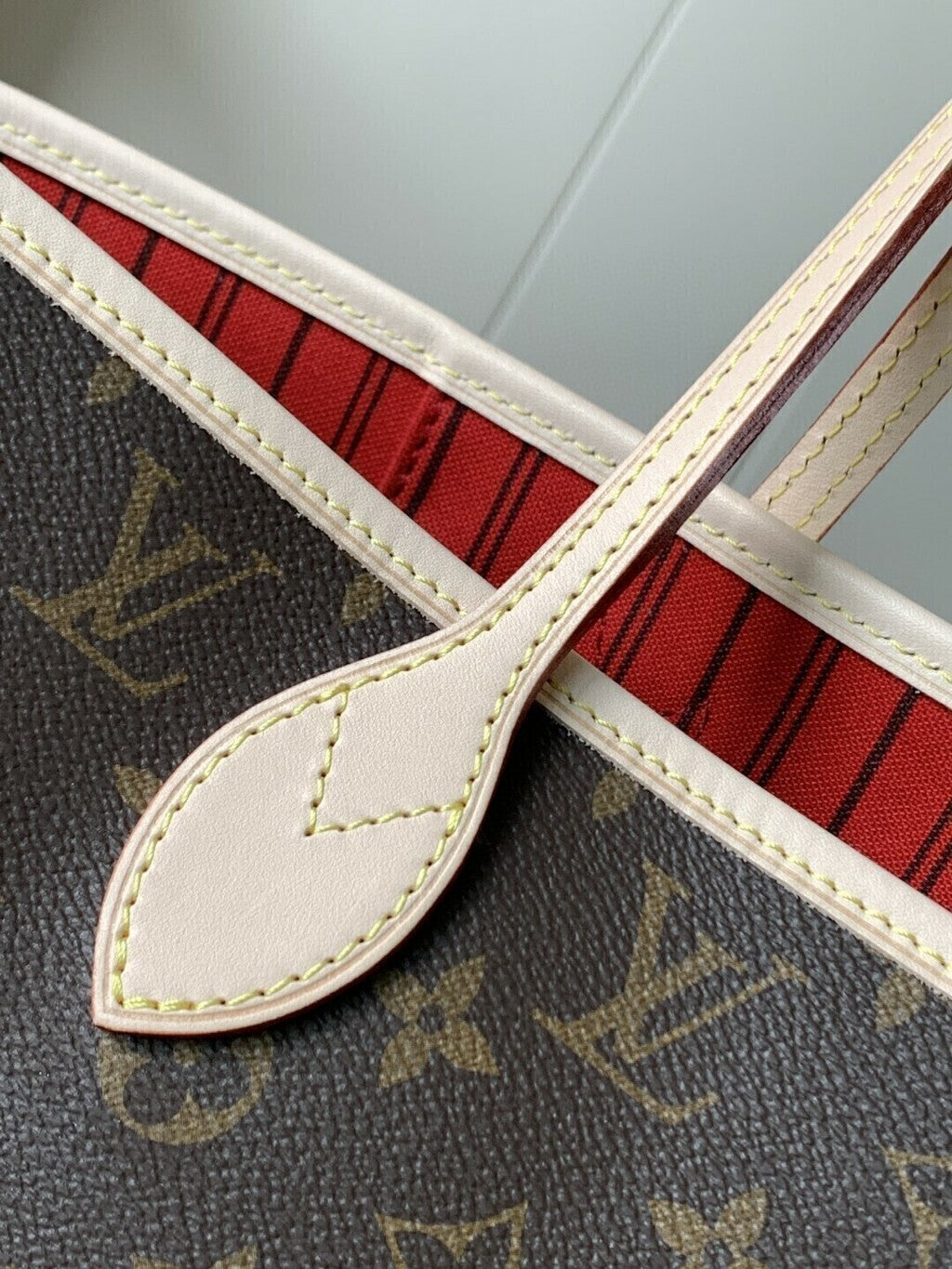 Lv Neverfull Inside Out MM Beige and Red