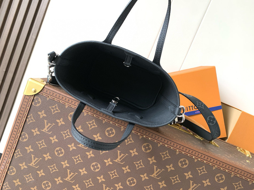 Louis Vuitton Neverfull BB Black