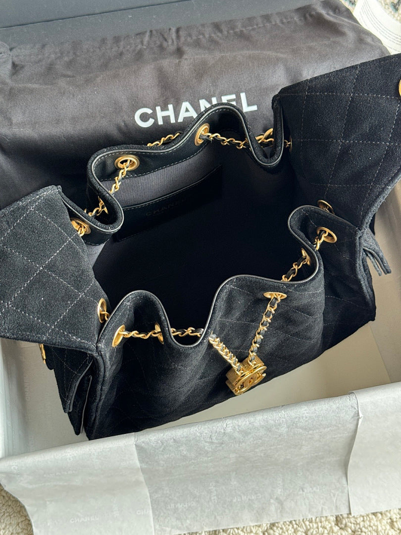 Bolsa Hobo  Chanel 25 em camurça Black