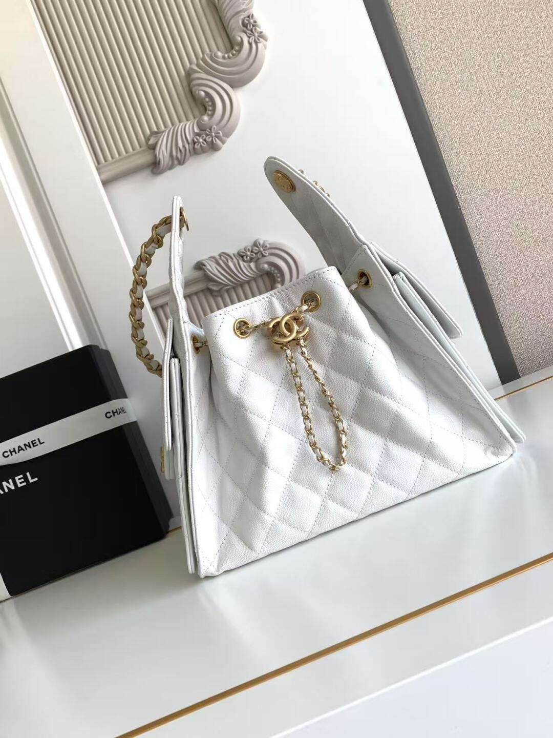 Bolsa Hobo  Chanel 25 White