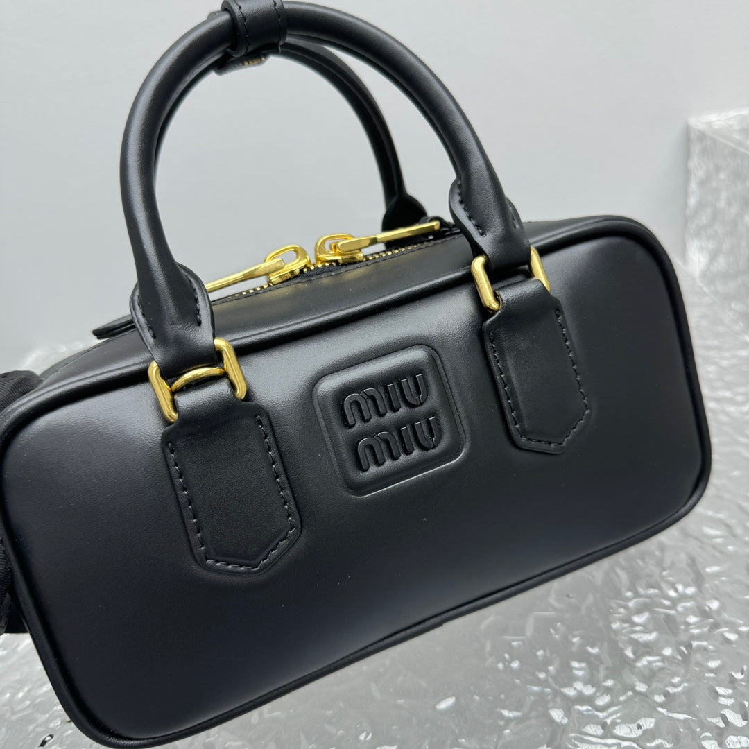 Bolsa Miu Miu Arcadie Leather Bag