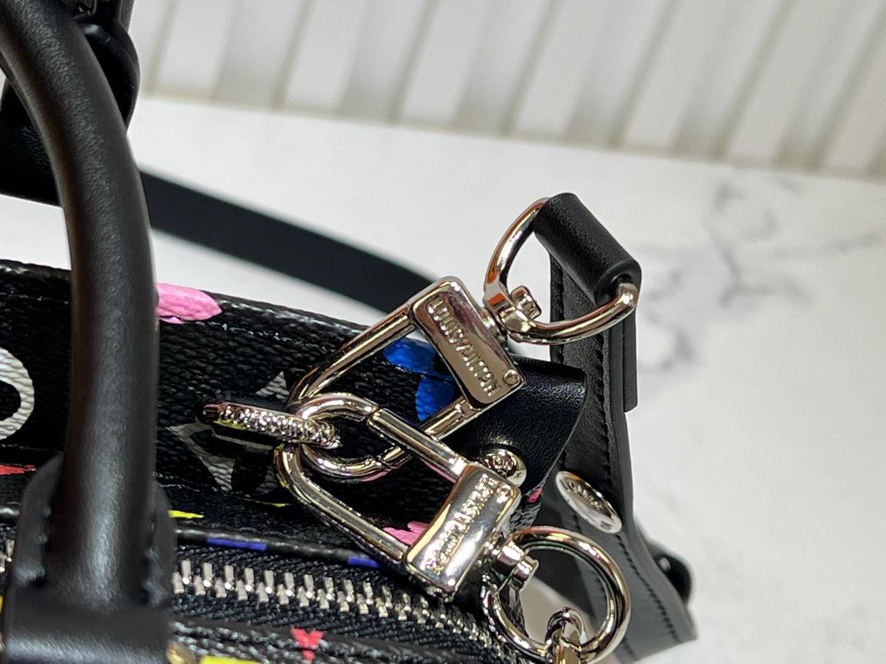 Bolsa LV OnTheGo East West TM