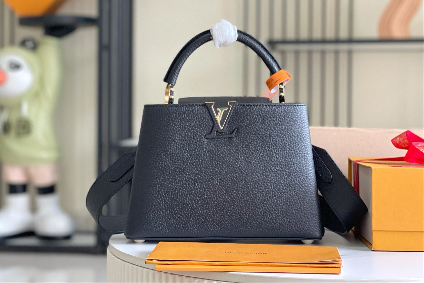 Louis Vuitton Capucines BB Black