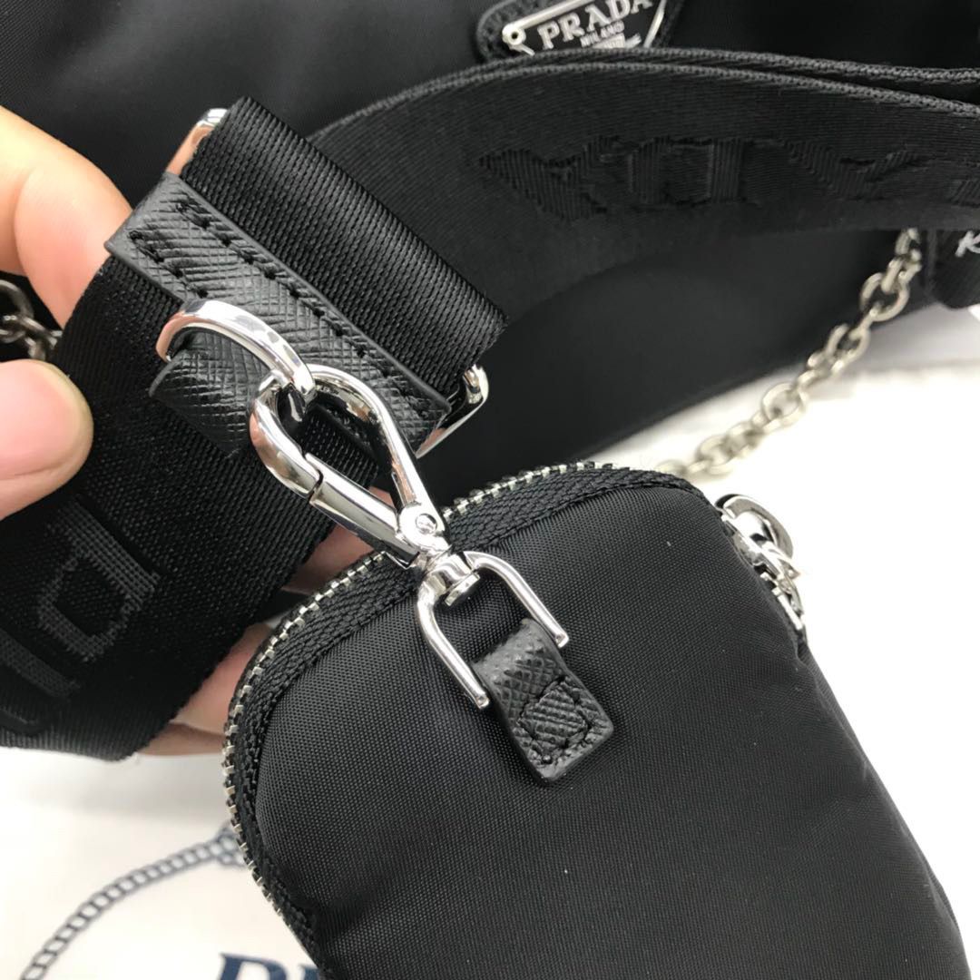 Bolsa Prada Re-Edition 2005 em Nylon Black