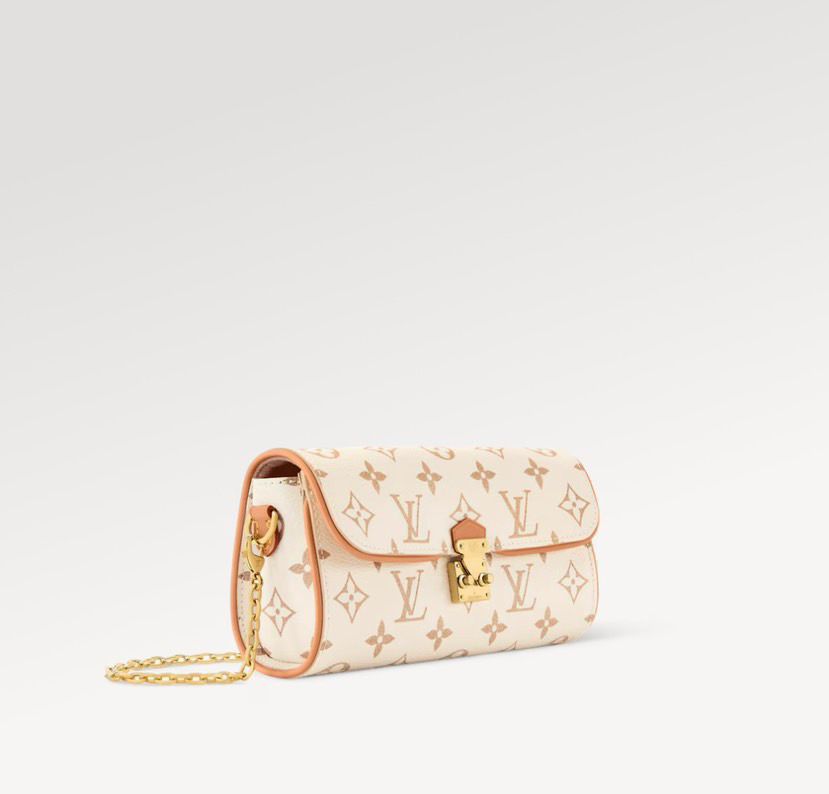 Louis Vuitton Pochette Camille