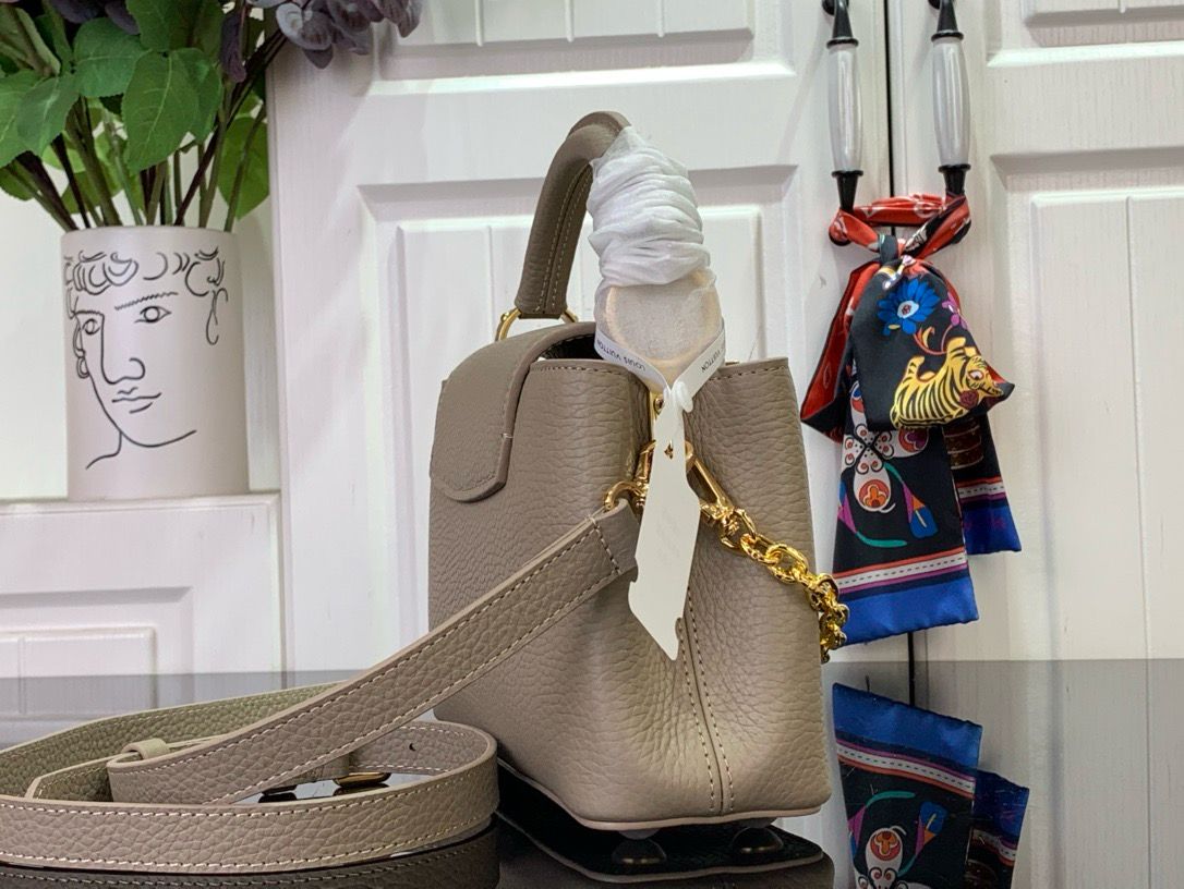 Bolsa LV Small Capucines