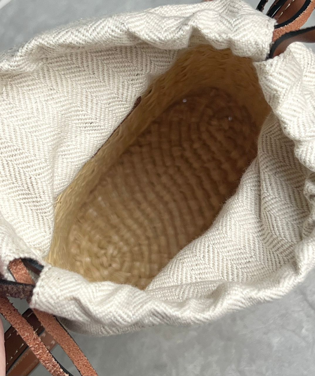 Loewe Square pocket in iraca palm and calfskin