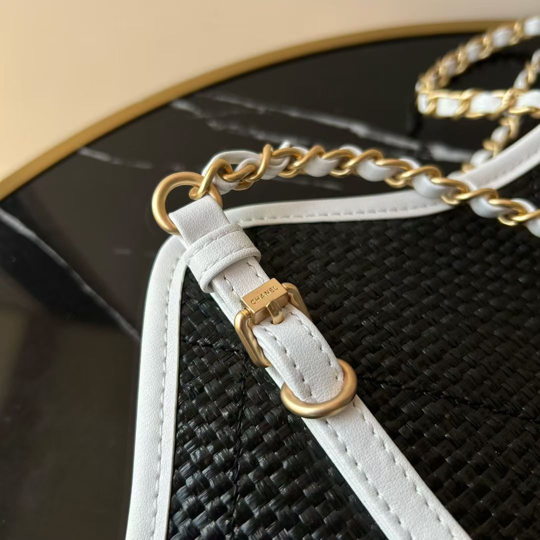 CHANEL Canvas com Efeito em Ráfia