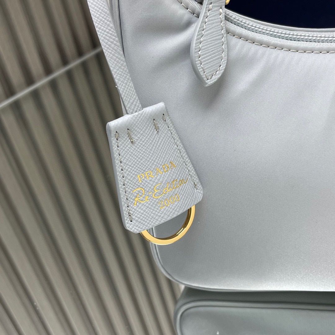 Bolsa Prada mini Re-Edition 2000
