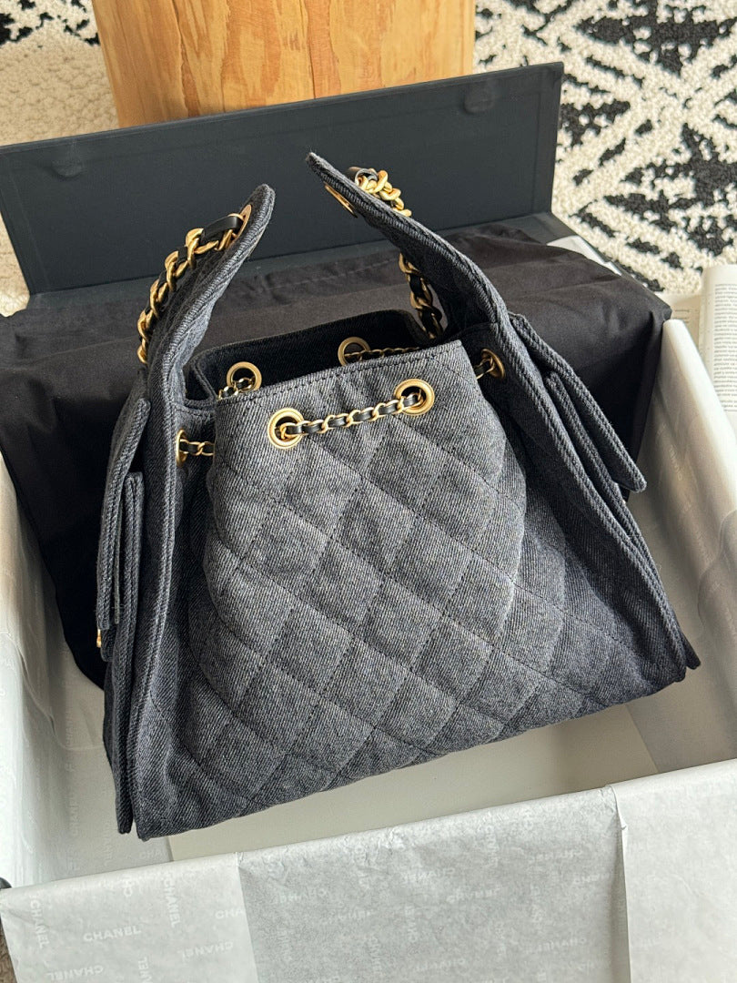 Bolsa Hobo Chanel 25 denim