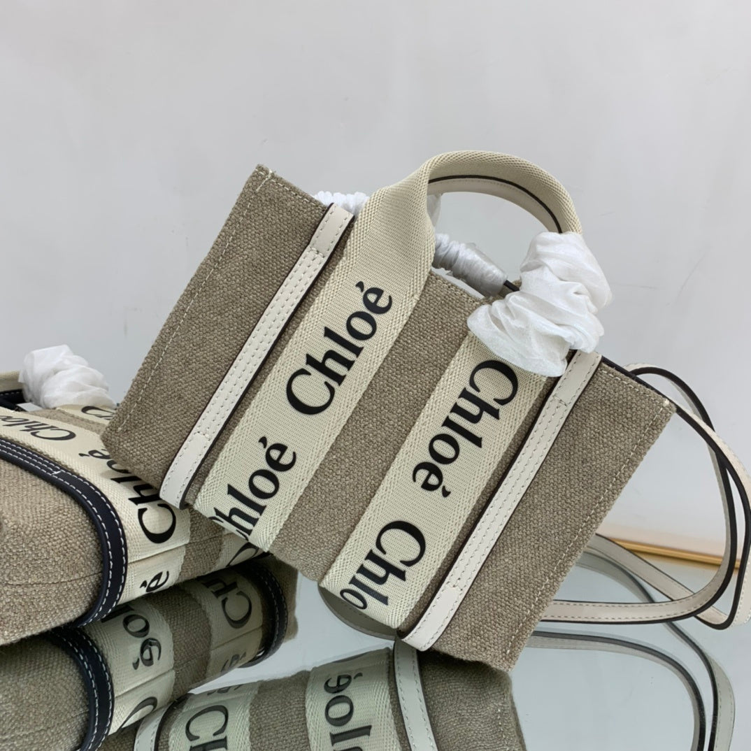 Chloé Nano Woody Tote Bag