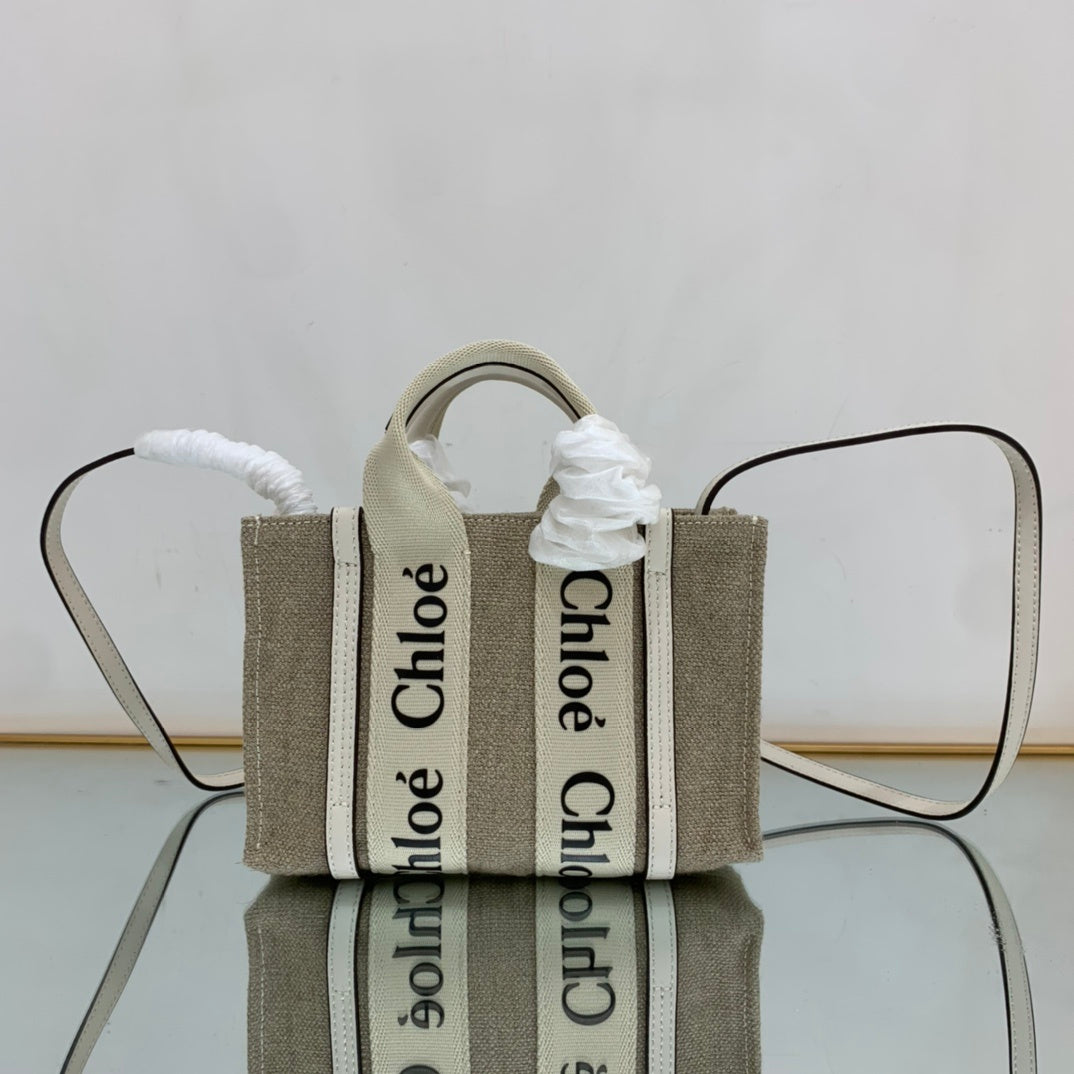 Chloé Nano Woody Tote Bag